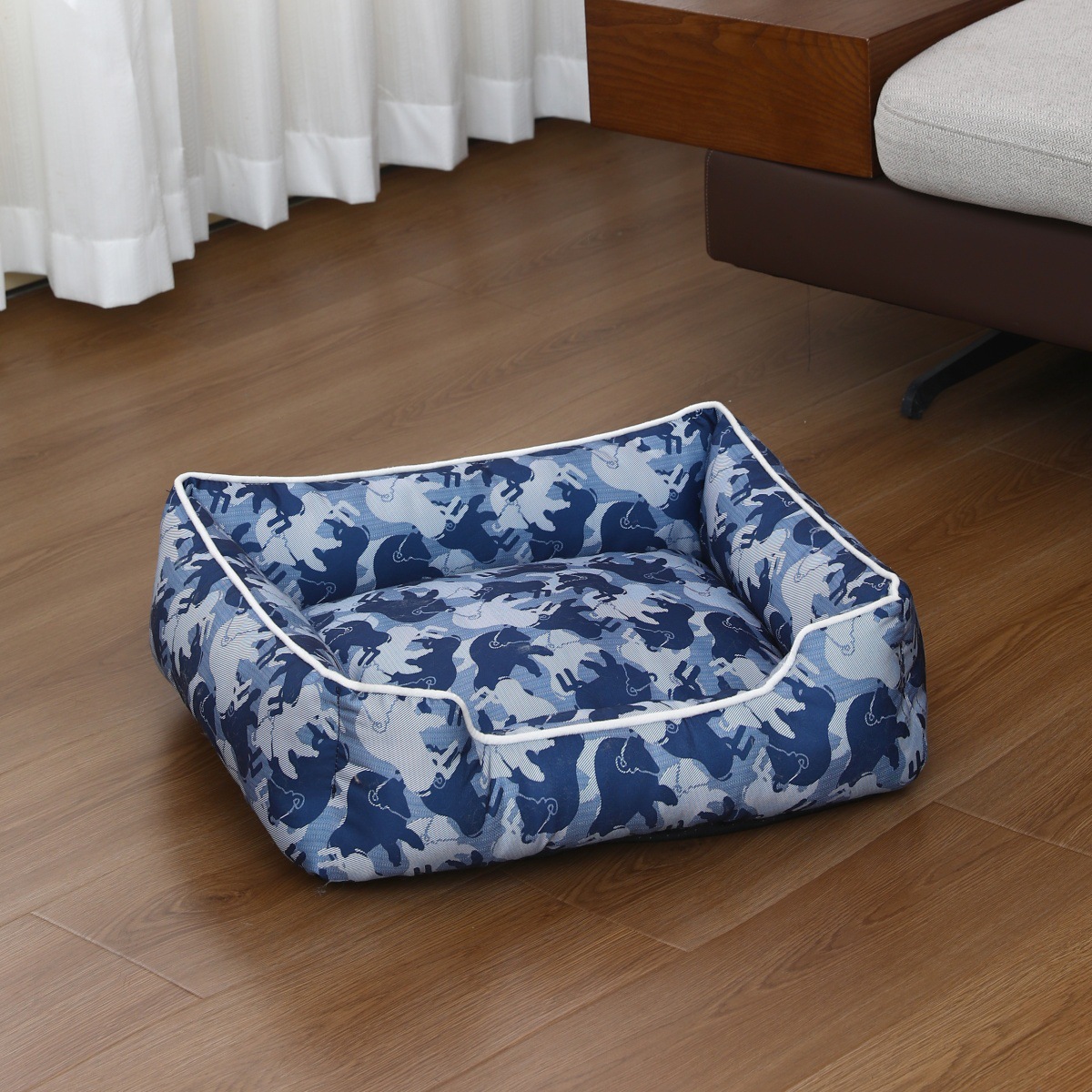 Ocean square Oxford dog bed with padded sides