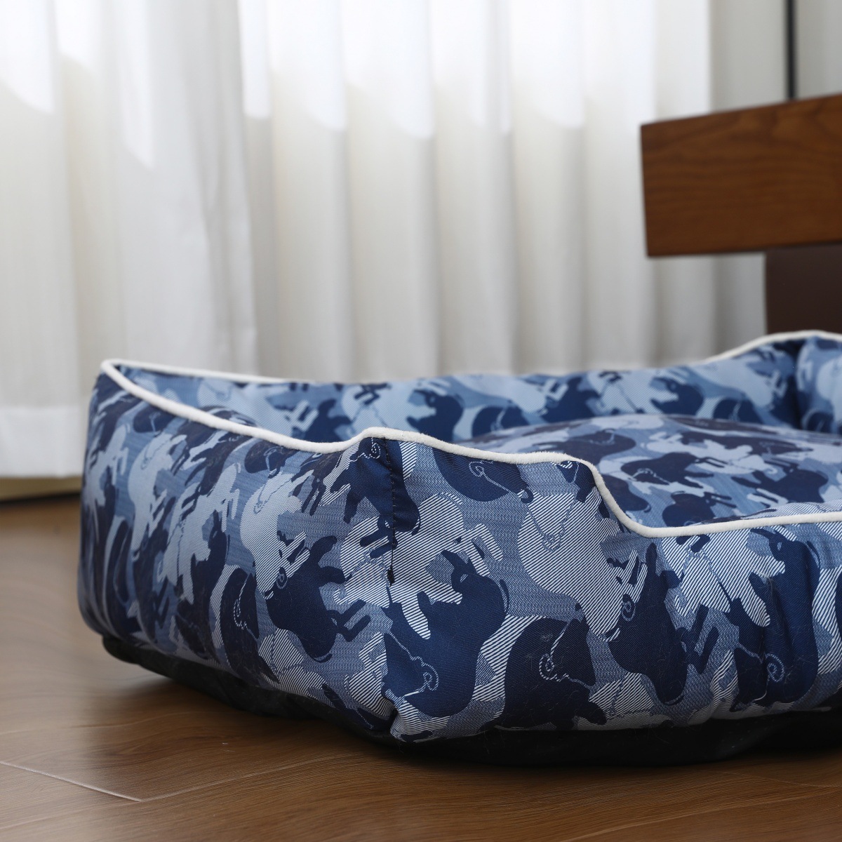 Close view of the ocean pattern Oxford fabric dog bed surface